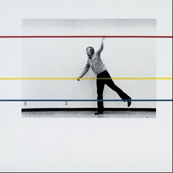¿Puede una pintura hacer pensar antes que sentir? La desafiante muestra de John Baldessari