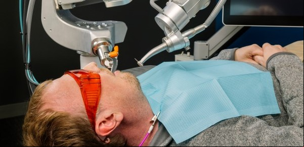 Crean un robot dentista con inteligencia artificial: hace en una fracción de tiempo el trabajo de un humano