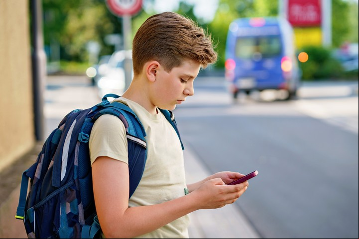"Las nuevas generaciones viven muchas veces los límites y las limitaciones como una injuria total". Foto: ilustración Shutterstock