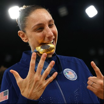 Diana Taurasi, la coleccionista de medallas: se crió en Rosario, es fanática de Messi y Maradona y en París 2024 hizo historia de los Juegos Olímpicos