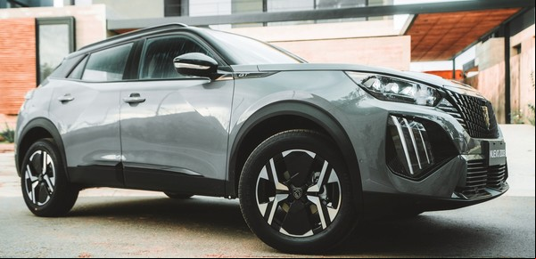 Nuevo Peugeot 2008: estilo, modernidad y robustez que marca una nueva referencia en el segmento de los B-SUV