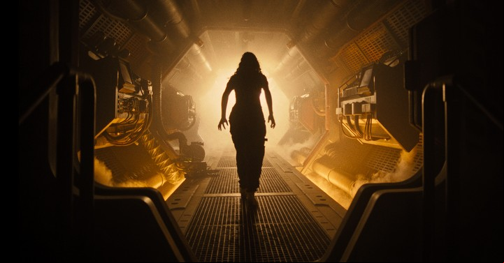 Cailee Spaeny ("Priscilla") se prueba como heroína, siguiendo la línea de Sigourney Weaver.