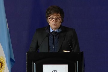 Javier Milei volvió a cargar contra la herencia del kirchnerismo y recordó que Axel Kicillof creía "estigmatizante" medir la pobreza