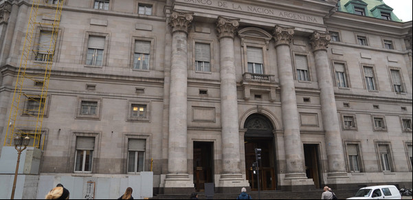 El Gobierno transformó al Banco Nación en una sociedad anónima