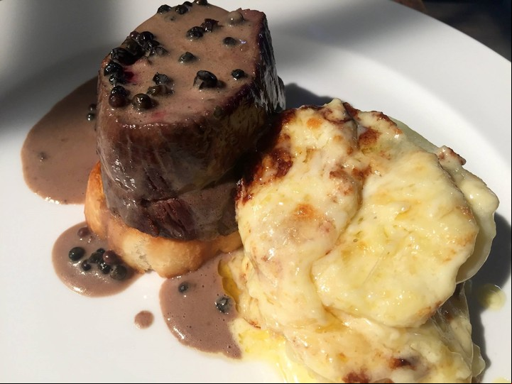 Pimienta negra gourmet. Poderosa en el lomo a la pimienta con papas a la crema del chef Santiago Giorgini en Facebook.