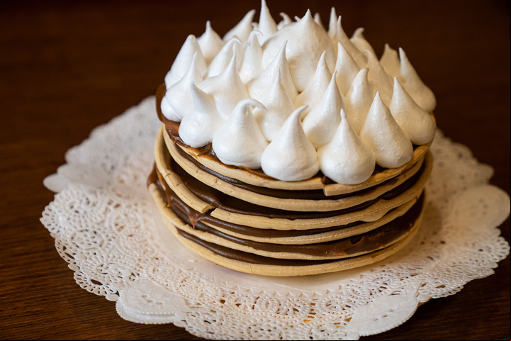 La famosa torta rogel es una de las delicias que se pueden disfrutar en La Giralda. Foto: Juano Tesone - Clarín