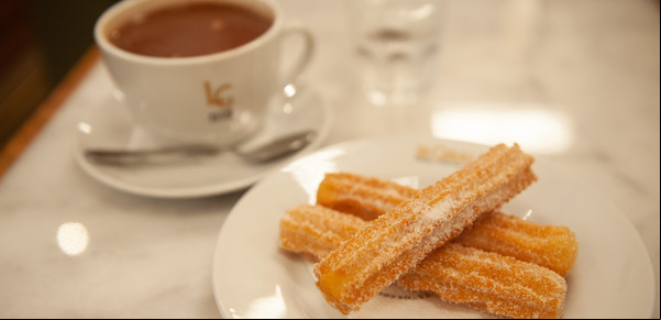 El bar notable de CABA con el mejor chocolate con churros para despedir el frío