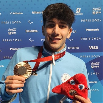 Juegos Paralímpicos de París 2024: Iñaki Basiloff volvió a ganar una medalla en natación y rompió una marca después de ocho años