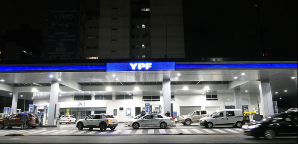 YPF ganó US$ 2.393 millones y fue 15% más rentable en el primer año de Milei
