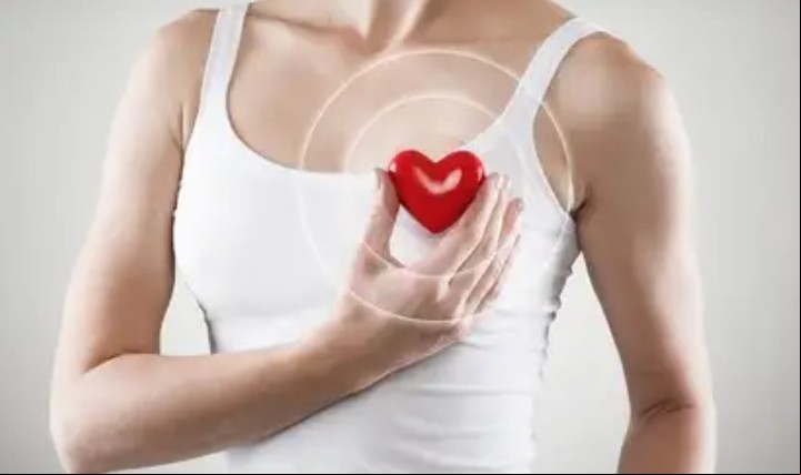 Beber jugo de zanahoria y jengibre previene enfermedades cardiovasculares.