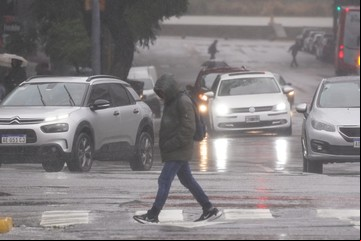 Tormentón con granizo y viento: dónde hay alerta y a qué hora guardar el auto para evitar destrozos este jueves 16