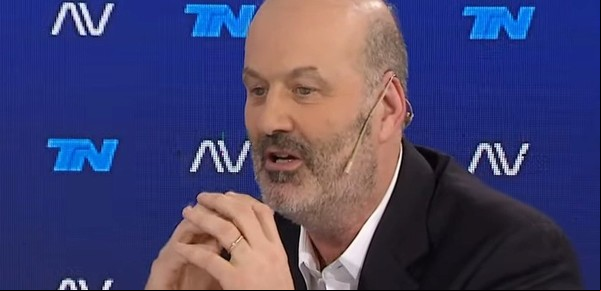 Federico Sturzenegger contra todos: los jueces, la pesca, el acero y los laboratorios