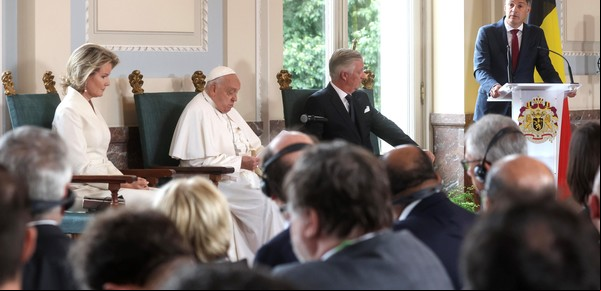 Duro reproche del primer ministro de Bélgica al Papa por los abusos a menores: "La Iglesia debe reconocer las atrocidades"