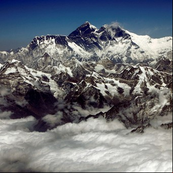 ¿Qué es lo que está provocando que el Everest sea cada vez más alto? 