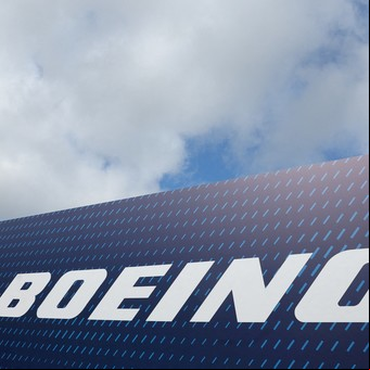 En crisis, Boeing anunció recortes de hasta el 10 % de su personal: podría despedir a 17.000 empleados