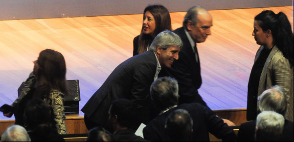 Sin gobernadores peronistas ni Jorge Macri, Francos y Caputo intentaron convencer a 17 provincias para que adhieran al plan de dólares para flexibilizar controles a ahorristas