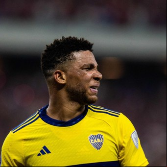 Frank Fabra, "fino" y seis kilos abajo, convenció a Gago para que le de una nueva oportunidad en Boca
