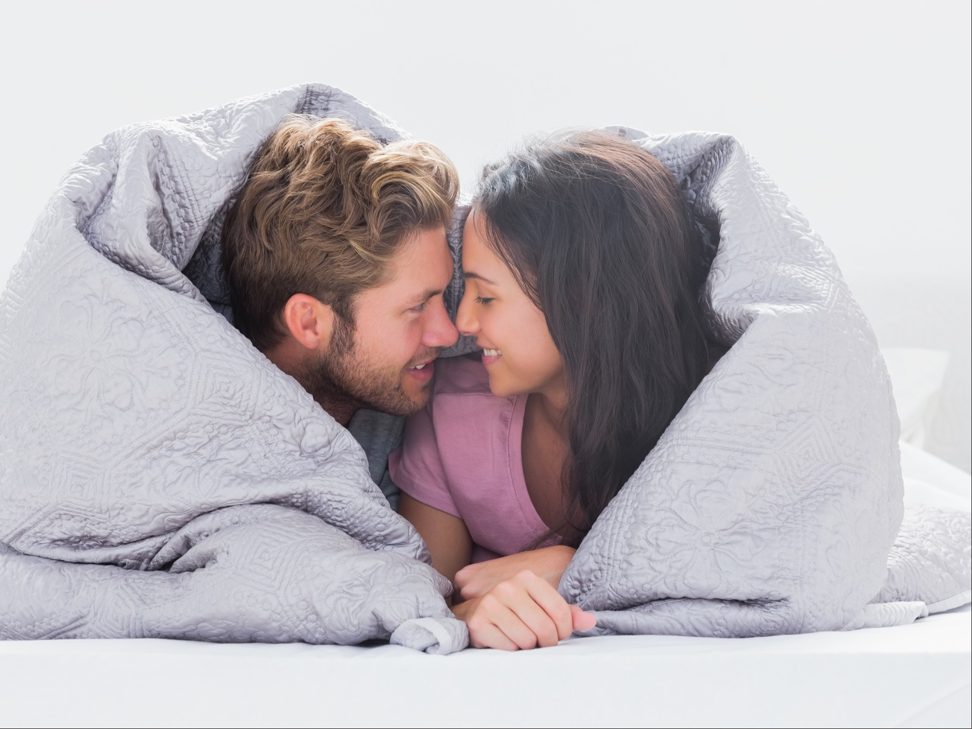 Para la psicología, una mirada prolongada puede intensificar las emociones en ese momento. Foto: Shutterstock.