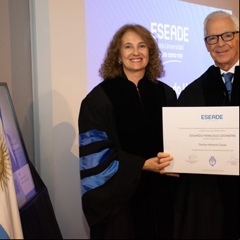 Le dieron un doctorado Honoris Causa a Eduardo Costantini en la universidad de Benegas Lynch