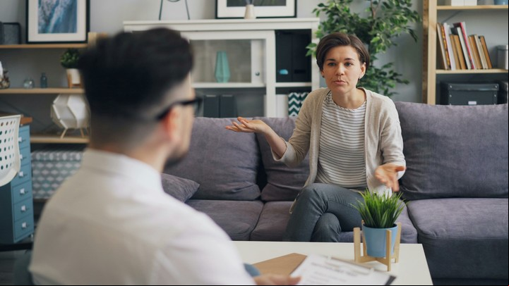 Géminis se destaca como el maestro del cambio de parecer, el signo más mentiroso, a menudo adaptando la verdad a su conveniencia. Foto: Unsplash.
