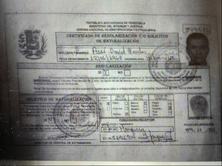 Fotos del certificado de naturalización como venezolano del libanés Hussein Ahmad Karaki, quien aparece mencionado en el informe presentado por la ministra Patricia Bullrich como jefe de Hezbollah en América Latina