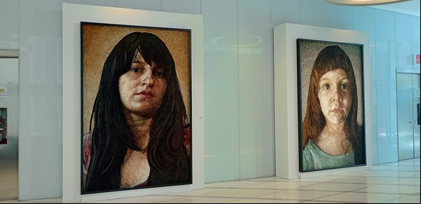 Mondongo reunió sus retratos para una nueva exhibición en la Torre Macro