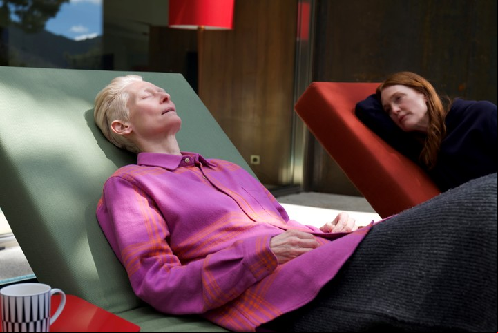 Tilda Swinton y Julianne Moore en el filme de Almodóvar.