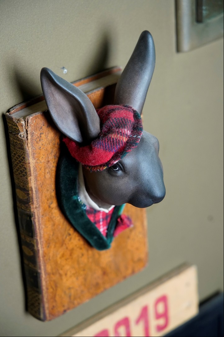 Conejo de porcelana pintado.
Foto: Ariel Grinberg