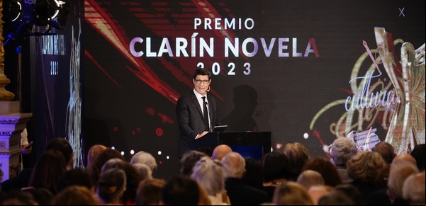 Premio Clarín Novela 2024: esta noche se anuncia cuál es la obra ganadora