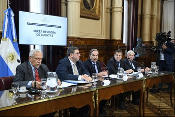 Con el OK de Cristina, el peronismo propone agregar dos cargos en la Auditoria para repartirse con el Gobierno y la oposición