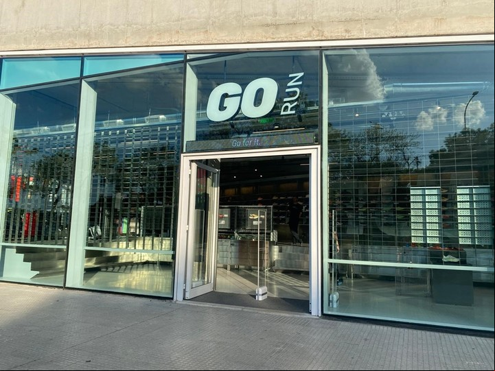 Go Run es la primera marca que abrió en Ola Palermo. Foto: Clarín