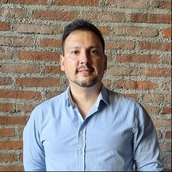 Sufrió bullying de chico y ahora creó un chatbot con inteligencia artificial para que las víctimas pidan ayuda 