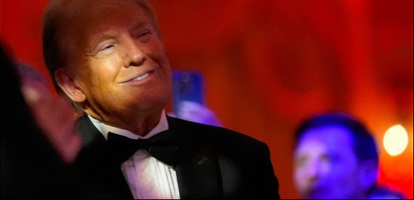 Donald Trump rompe los moldes y se rodea de la ultraderecha europea para su asunción