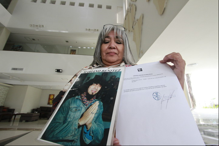 Nilda Gómez, en 2014, cuando se recibió de abogada para hacer justicia por su hijo Mariano. Foto Daniel Cáceres / Archivo