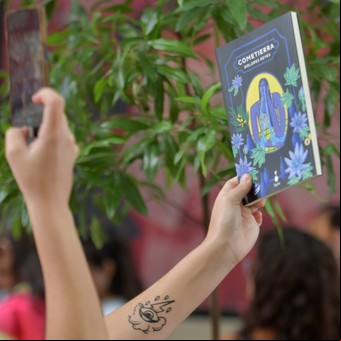Censura: más de 4.000 libros prohibidos en EE.UU. y ataques a escritores en todo el mundo