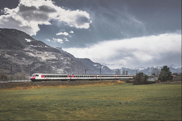El Qinghai-Tíbet, en China, lidera el ranking con una altitud máxima de 5.072 metros.
Foto: Unsplash