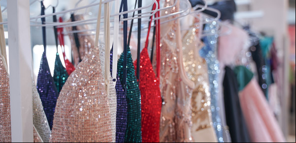 ¿Qué colores usar en un evento de noche?