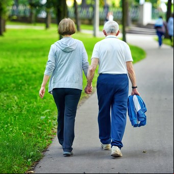 Beneficios de caminar después de los 60 años: ¿cuánto tiempo es necesario?