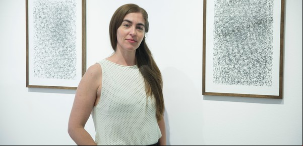 ‘Contornos biográficos’: Roxana Ramos reinterpreta oficios familiares y el paisaje andino en su arte