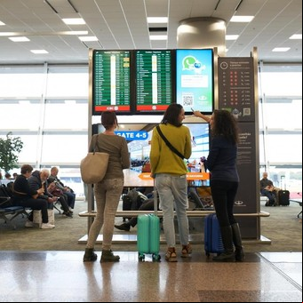 Una balanza para pesar valijas, estacionamiento de larga estadía y un pase para sortear filas: servicios del aeropuerto de Ezeiza y Aeroparque para tener en cuenta en vacaciones