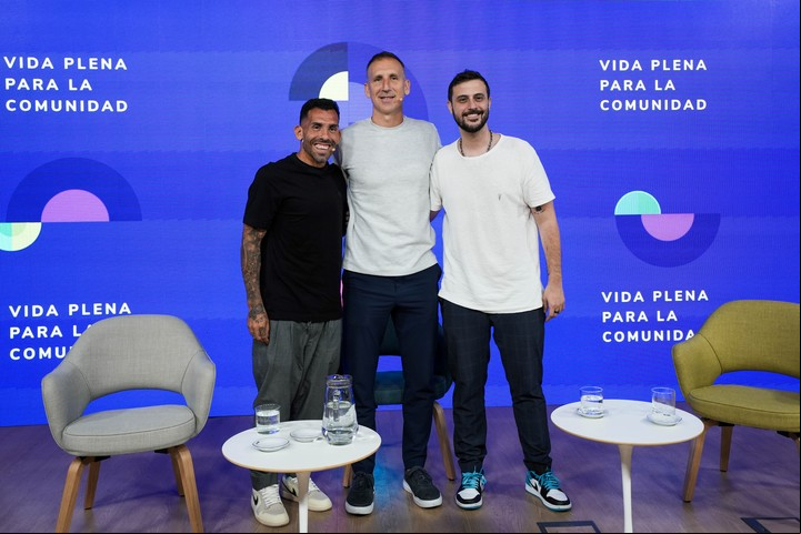 Tévez y Pepe Sánchez compartieron sus reflexiones sobre liderazgo, la derrota como oportunidad de aprendizaje y la capacidad de reinventarse frente a las adversidades.