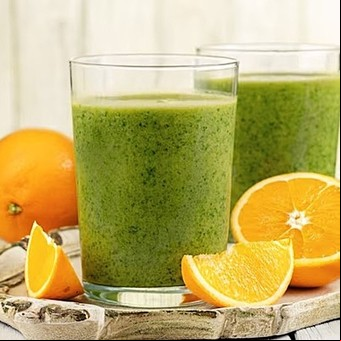 Cuáles son los beneficios de tomar jugo de espinaca con naranja todas la mañanas