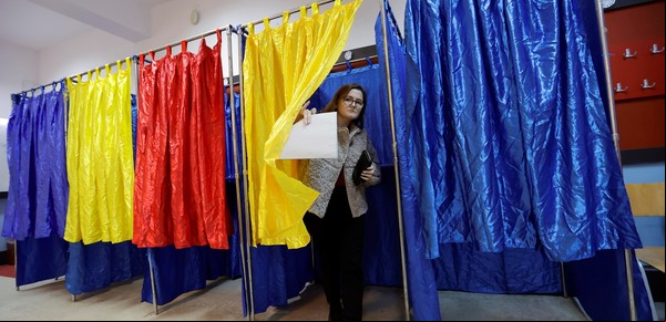 Rumania: los socialdemócratas lideran las elecciones legislativas, pero con un fuerte avance de la ultraderecha