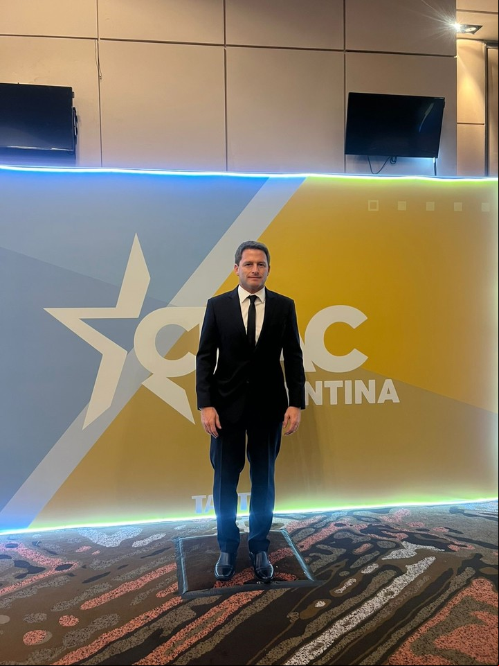 Alex Campbell, senador bonaerense del PRO, en la cena de gala de la AC.