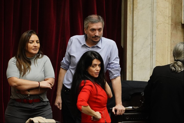 Máximo Kirchner, con Luana Volnovich en una sesión de la Cámara de Diputados.
Foto: Emmanuel Fernández.