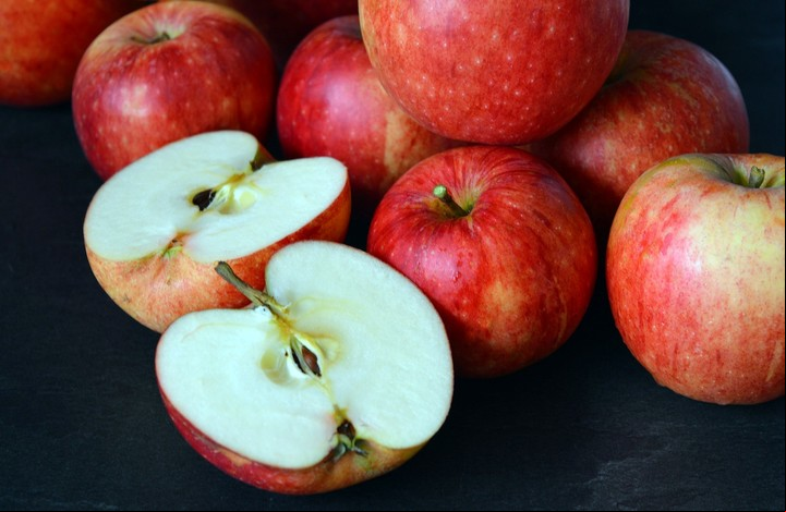 La manzana es elegida por muchas personas. Foto: Pixabay.