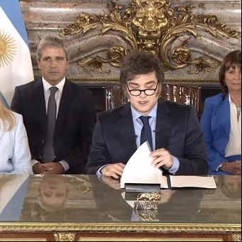 El Gobierno volvió a postergar por dos meses el plazo para que las empresas del Estado se conviertan en sociedades anónimas