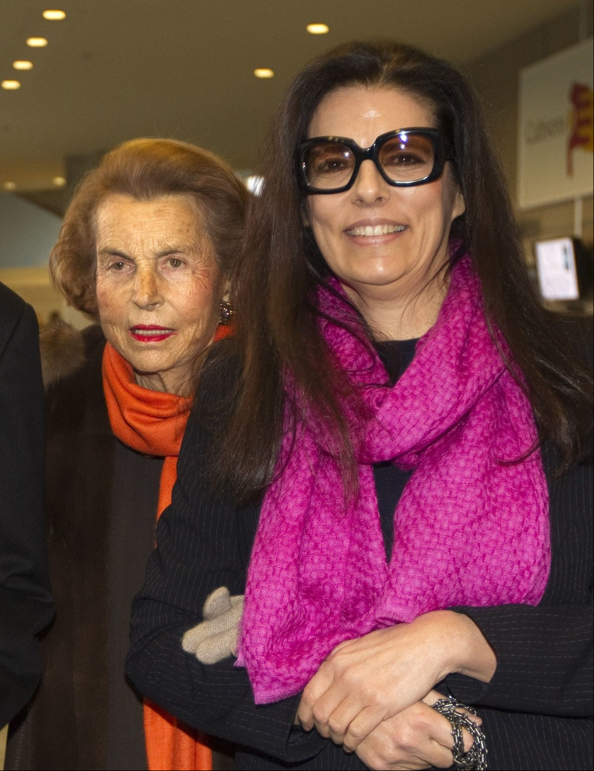 Francoise Meyers Bettencourt (derecha) heredó a su madre Liliane Bettencourt (izquierda) en 2018.
Reuters