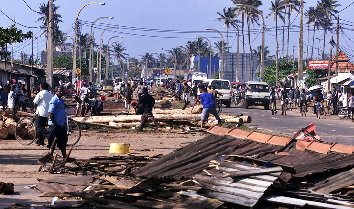La devastación, en una ciudad de Sri Lanka tras el terremoto y tsunami. Foto AP / Archivo