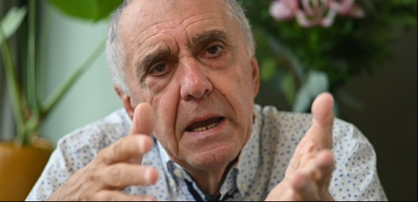Gilles Lipovetsky: "Los líderes populistas se caracterizan por un lenguaje violento, en el caso de Trump es horrible"
